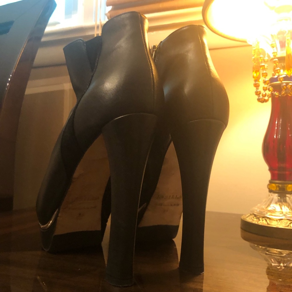 LeSilla Black Bootie Heels - Picture 6 of 6